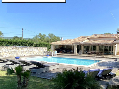 Vente maison 10 pièces 330 m² Rocbaron (83136)