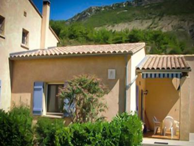 Gite au calme avec piscine en Drôme provençale