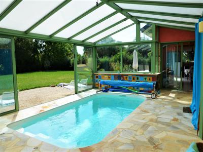 Maison avec piscine intérieure à 800 m du bord de mer pour 4 pers avec possibilité d'un couhage supplémentaire, à Hirel dans la Baie du Mont-Saint-Michel (Ille-et-Vilaine, Bretagne)