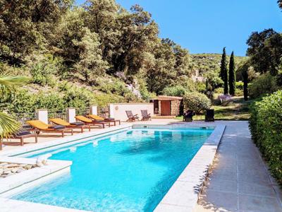 Maison de 10 pièces de luxe en vente à Le Beaucet, Provence-Alpes-Côte d'Azur