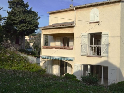 Vente maison 10 pièces 205 m² Six-Fours-les-Plages (83140)