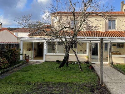 Vente maison 4 pièces 105 m² Tonnay-Charente (17430)