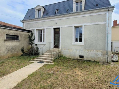 Vente maison 5 pièces 170 m² Saint-Août (36120)