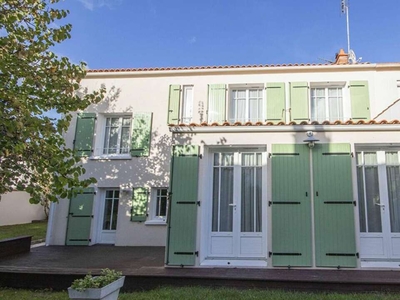 Vente maison 7 pièces 133 m² La Rochelle (17000)