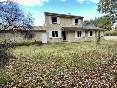 Vente maison 7 pièces 175 m² Roussas (26230)