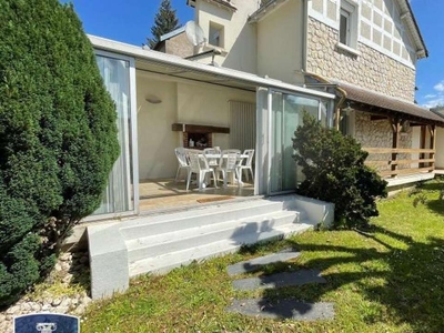 Vente maison 7 pièces 180 m² Saint-Cyr-sur-Loire (37540)