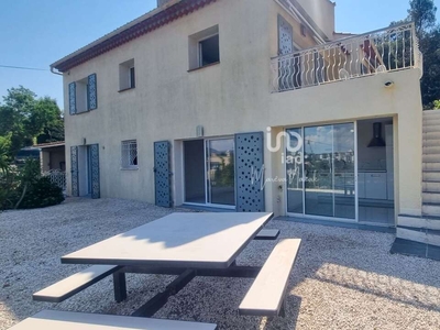 Vente maison 7 pièces 191 m² Saint-Raphaël (83530)