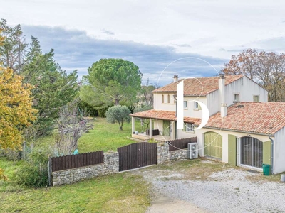 Vente maison 7 pièces 233 m² Uzès (30700)